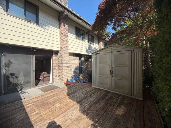 3 bedroom rental in Surrey — photo 16