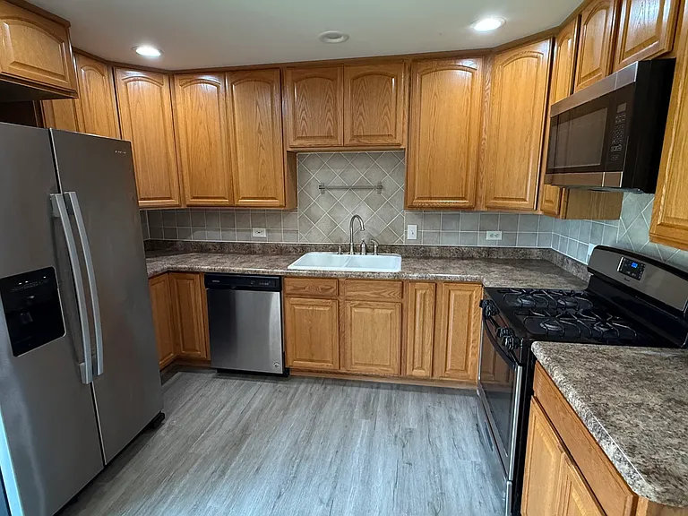 406 Belmont Dr — Photo 8
