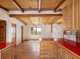 29 Leaping Powder Rd, Santa Fe, NM 87508