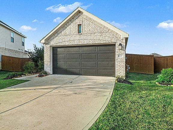 3rd image of 8427 Blue Shell Ln
