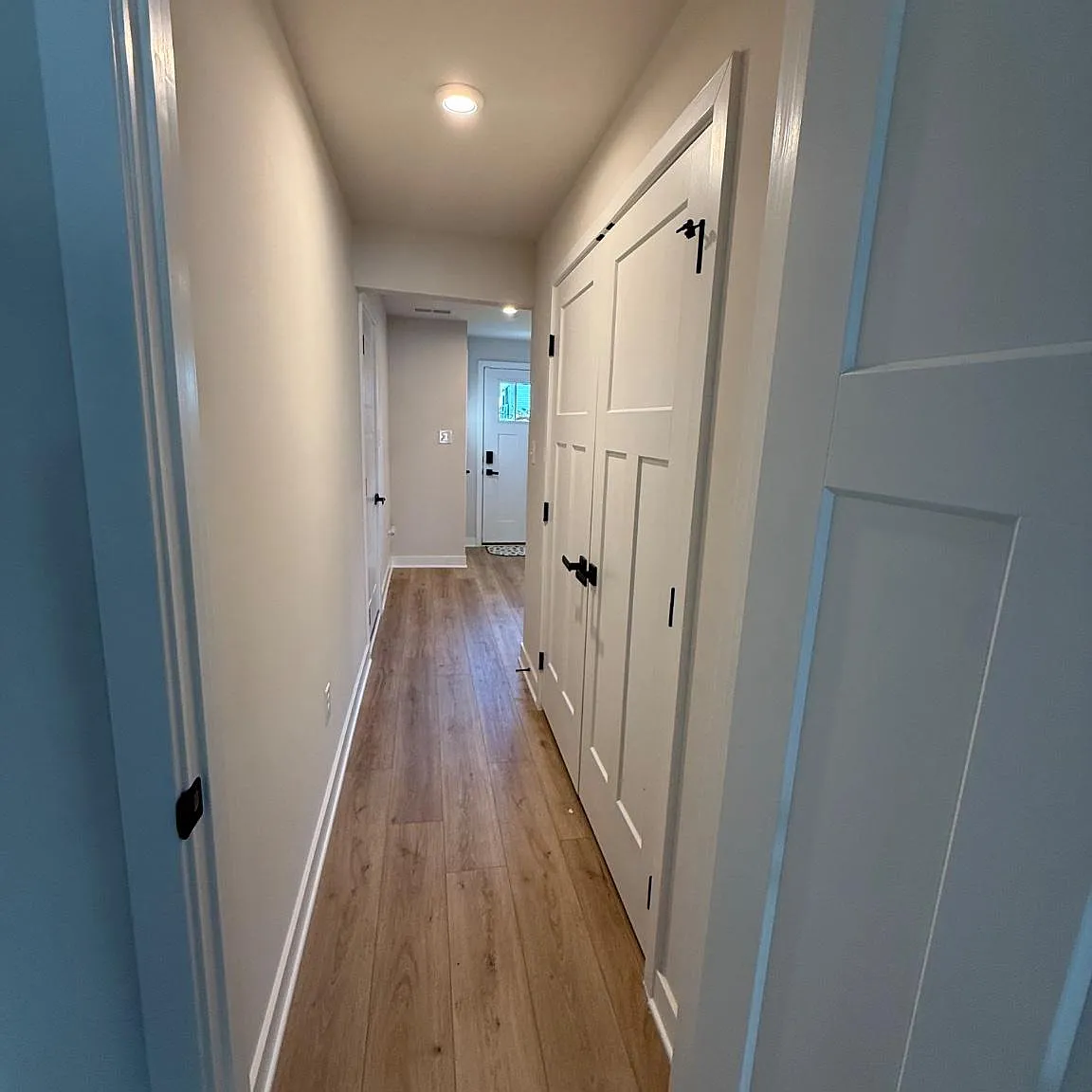 3 bed, 3.5 bath, 2320 sqft, $4,000 — Photo 3