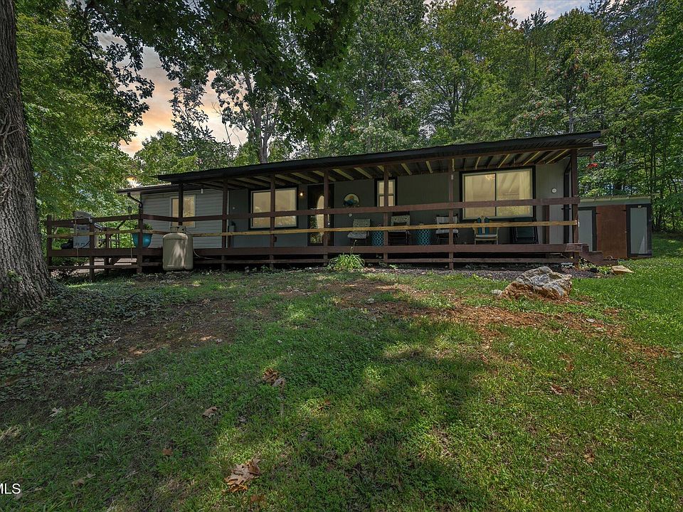 1st image of 151 Horseshoe Dr