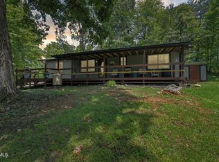 151 Horseshoe Dr, Johnson City, TN 37601
