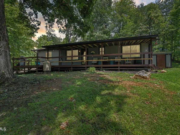 151 Horseshoe Dr, Johnson City, TN 37601