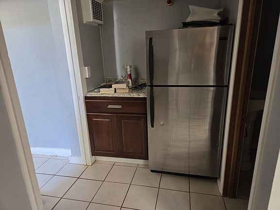 2nd image of 1020 15th St #2