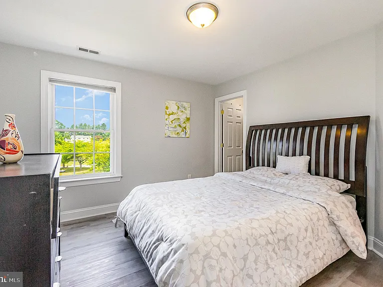 2121 Traceys Rd — Photo 48