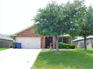 1102 Primrose Dr, Sanger, TX 76266