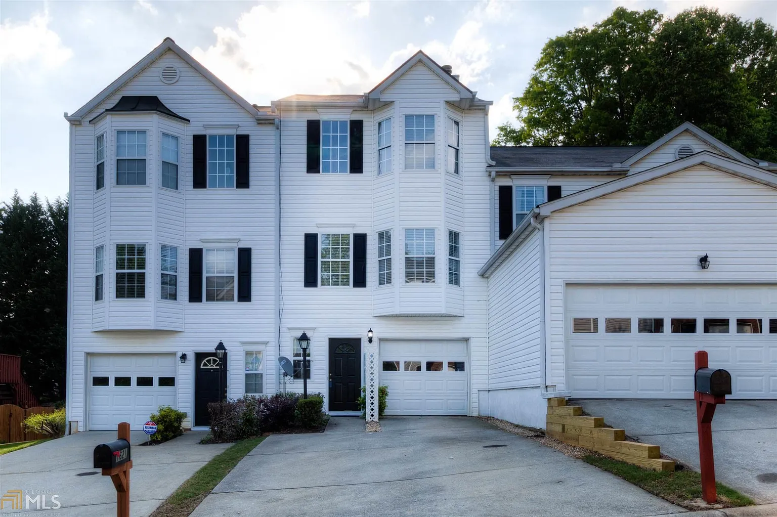 1623 Indian Way photo 1