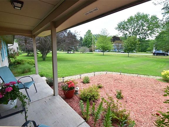 4th image of 6923 Lakeside Rd
