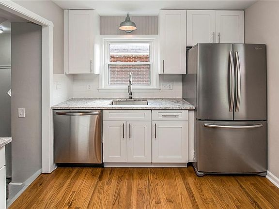 4th image of 20566 Belvidere Ave