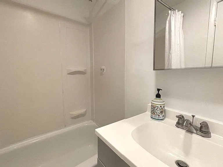 8106 Rhode Island Ave — Photo 11