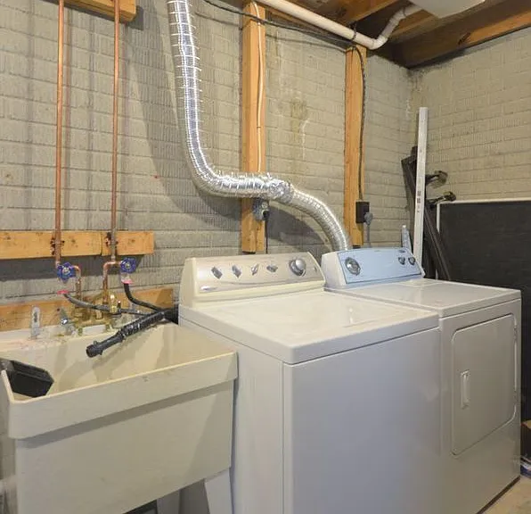 8079 Donegal Ln — Photo 32