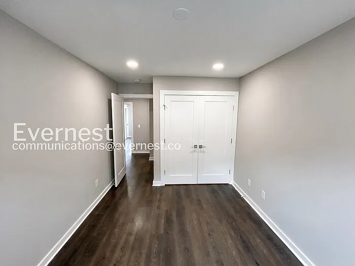 302 Jeffries Way — Photo 17