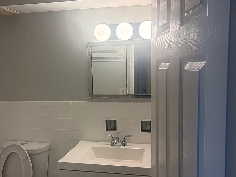 9517 Mansfield Ave #1 — Photo 6