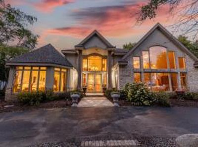 302 Lac La Belle DRIVE, Oconomowoc, WI, 53066