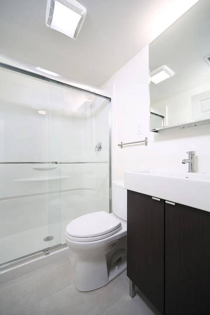 Nice 2 bed in Mission Hill — Photo 2