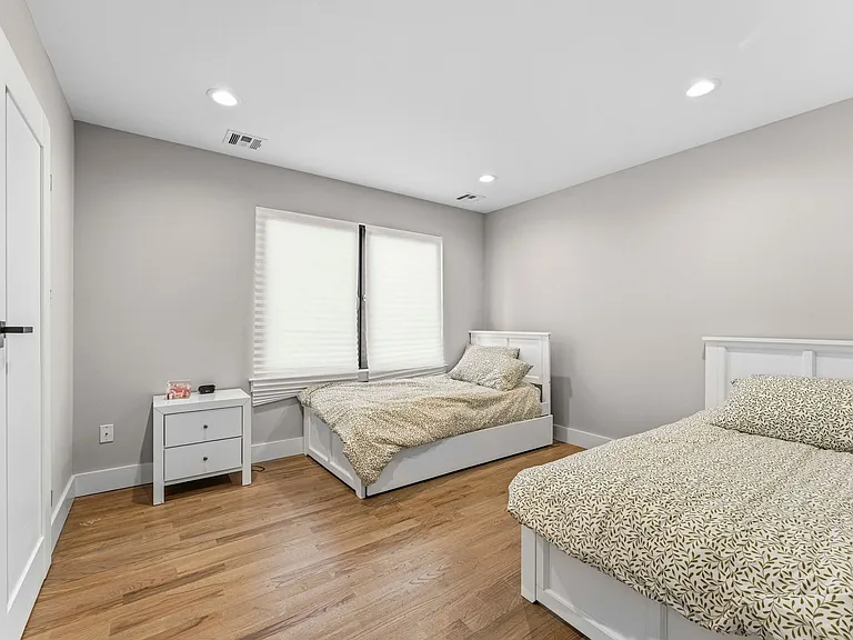 512 Knopf St — Photo 9