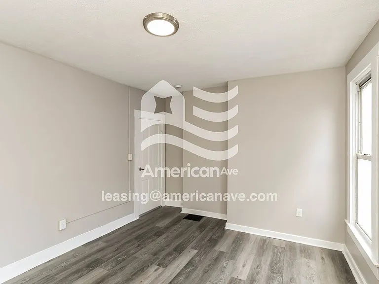 1114153_011_bedroom_11.jpg