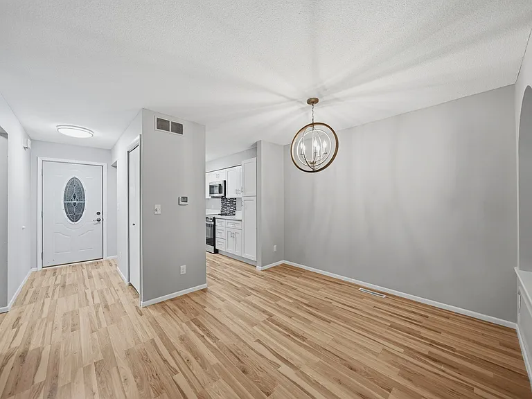 1941 Devonshire Dr #3 — Photo 16