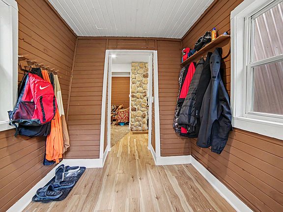3rd image of 6859 Clover Rd