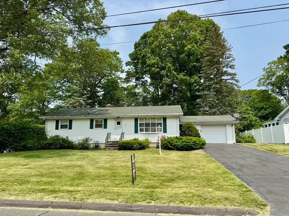 43 Mount Tom Ave, Holyoke, MA 01040