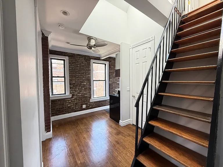 416 E 13th St #Penthouse 6B — Photo 4