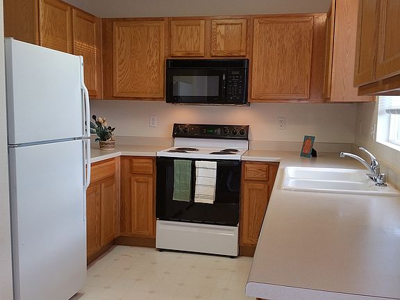 Kitchen with All Appliances