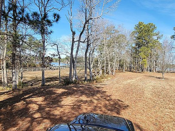 5th image of 104 Sunshine Dr