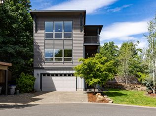 243 Mount Rainier Loop, Hood River, OR 97031