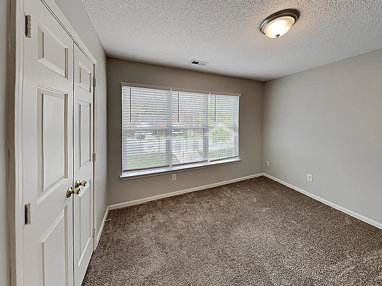 1020 Ridgefield Cir — Photo 18