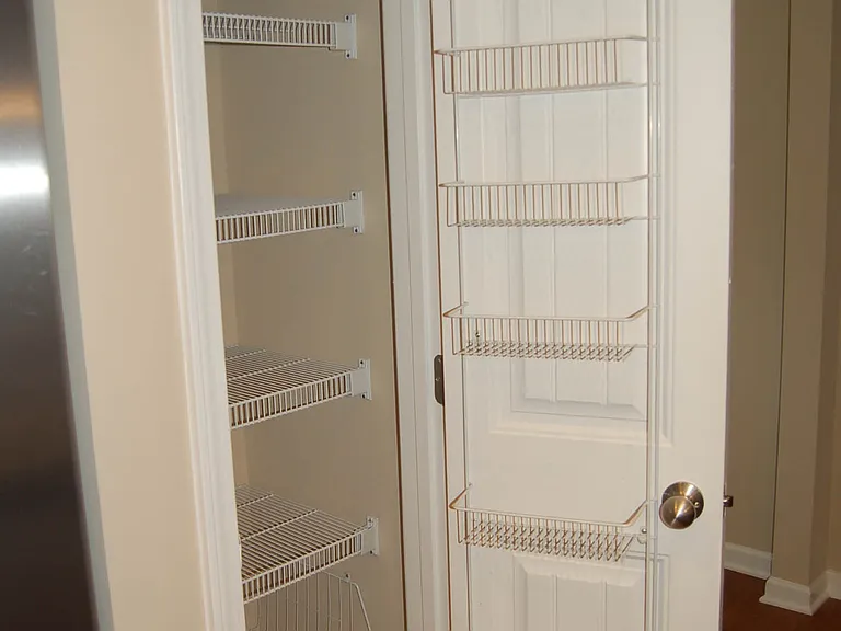 738 Keystone Park Dr — Photo 7