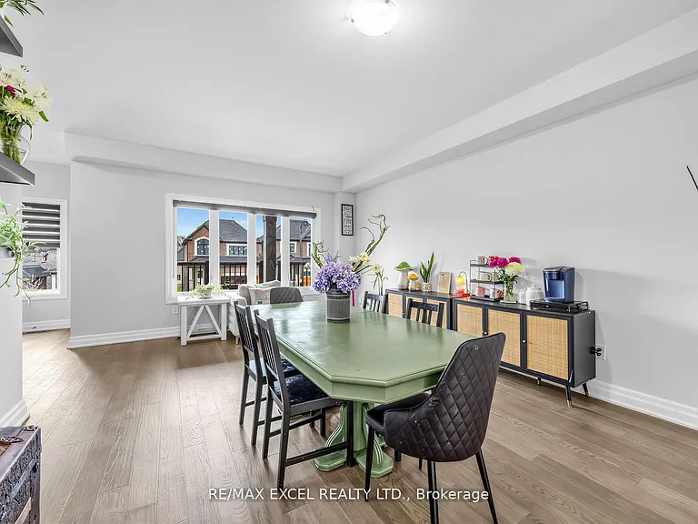 1454 Stovell Cres — Photo 7