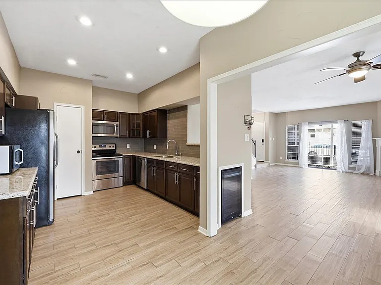 1620 Wellington Pl #604 — Photo 5
