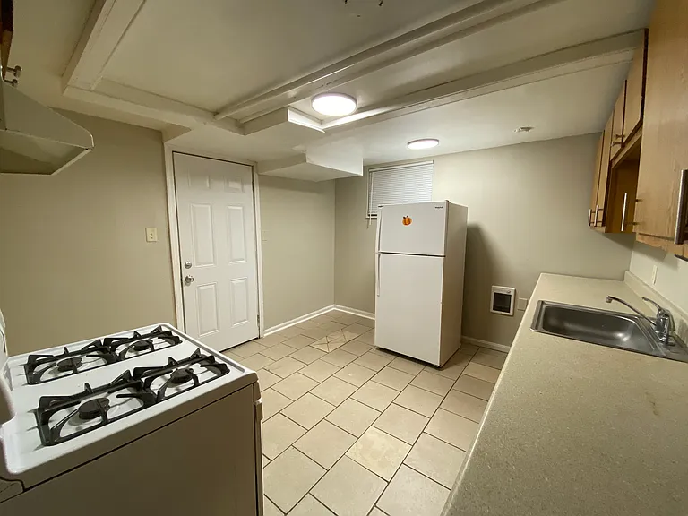 4315 Southern Pkwy #5 — Photo 3