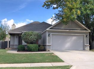 2646 N Miranda Ave, Fayetteville, AR 72703