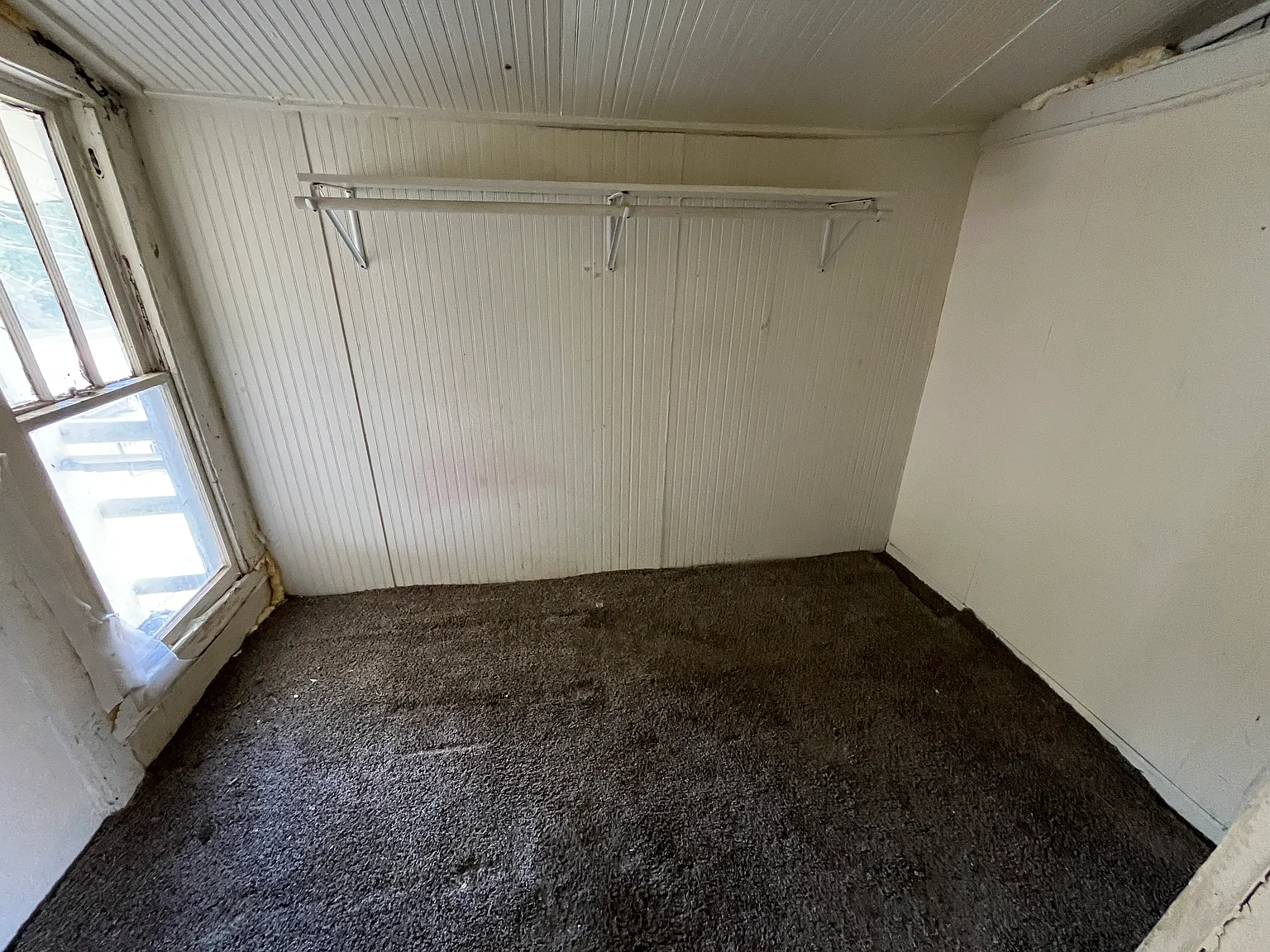 6 bed, 1450 sqft, $945 — Photo 2