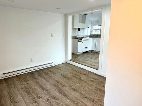 4th image of 213 Lower County Rd #1