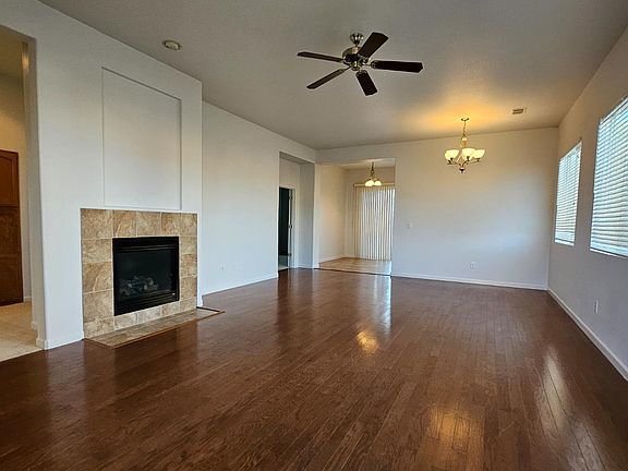2nd image of 1621 Savannah Lane