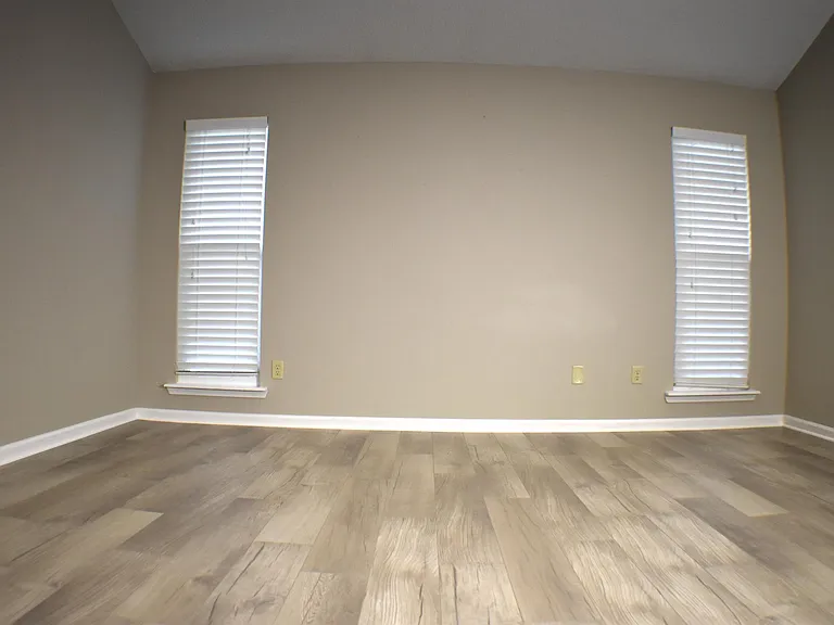 10439 Inverness Dr — Photo 21