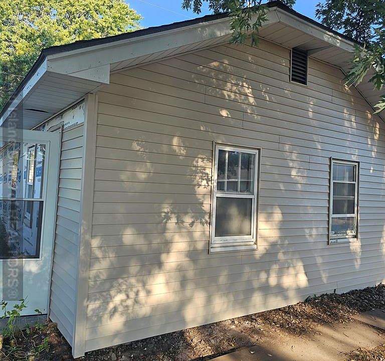 1st image of 2114/211 N Broadwell Ave