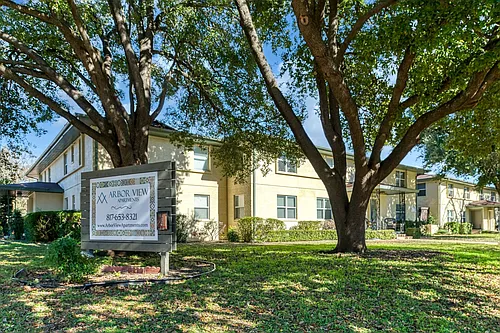 Upgraded Apartments In Arlington Heights! Photo 1