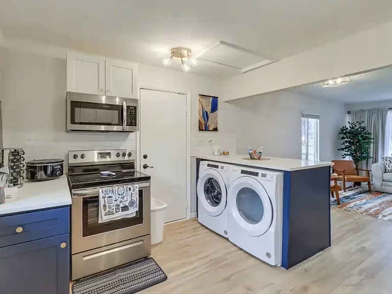 10251 Corning St — Photo 2