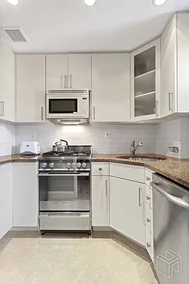 Sold by Halstead Real Estate | media 15