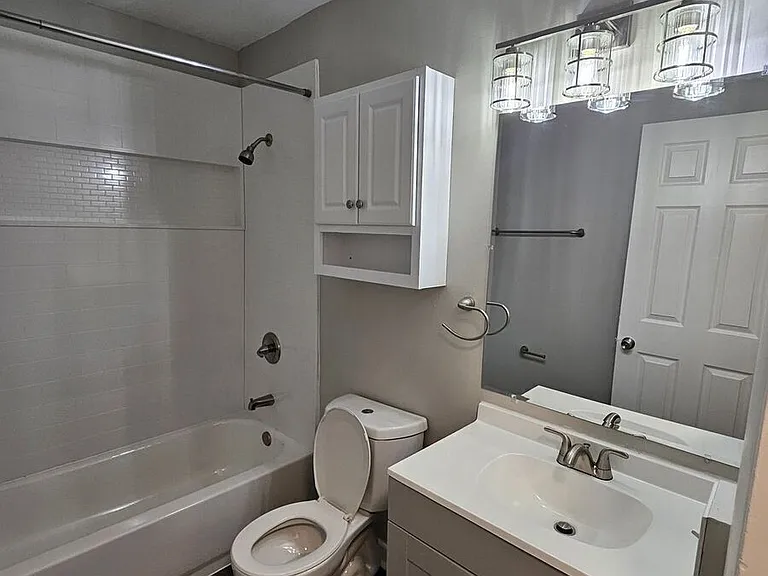 126 S Franklin St #20 — Photo 11