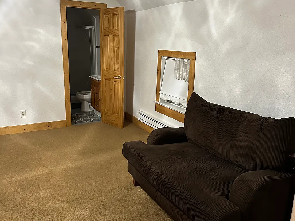 133 Lincoln St #2