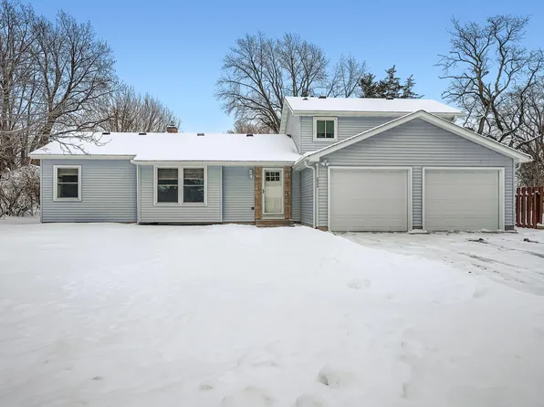 2922 Simpson St, Roseville, MN 55113