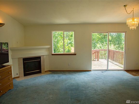 2nd image of 16117 Lakeview Ave SE