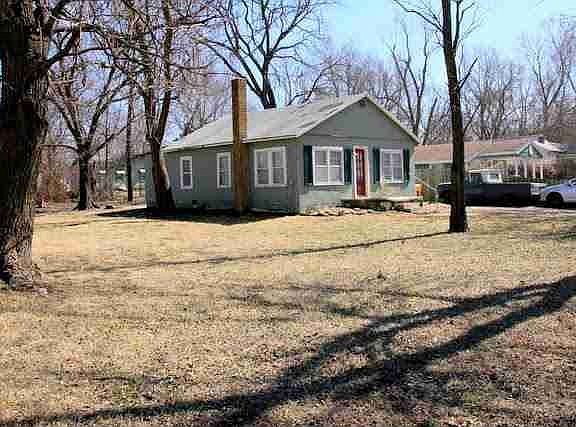 1204 Haskell Lawrence, KS listing photo #4