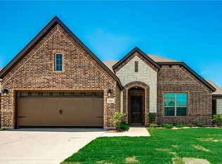 1563 Oasis St, Waxahachie, TX 75165