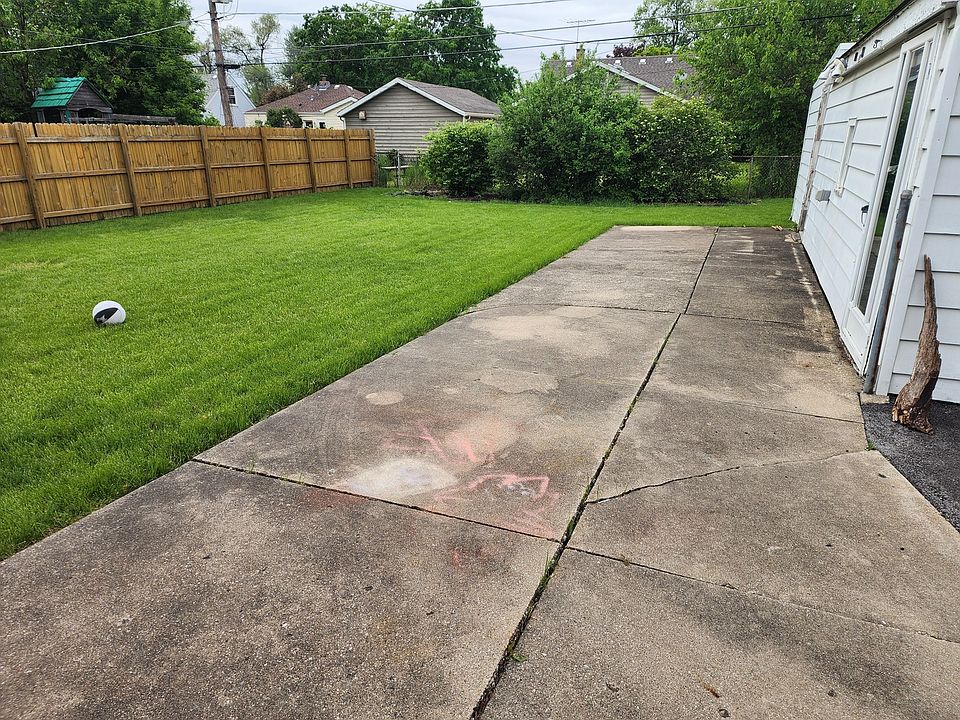 2nd image of 108 Westward Ho Dr